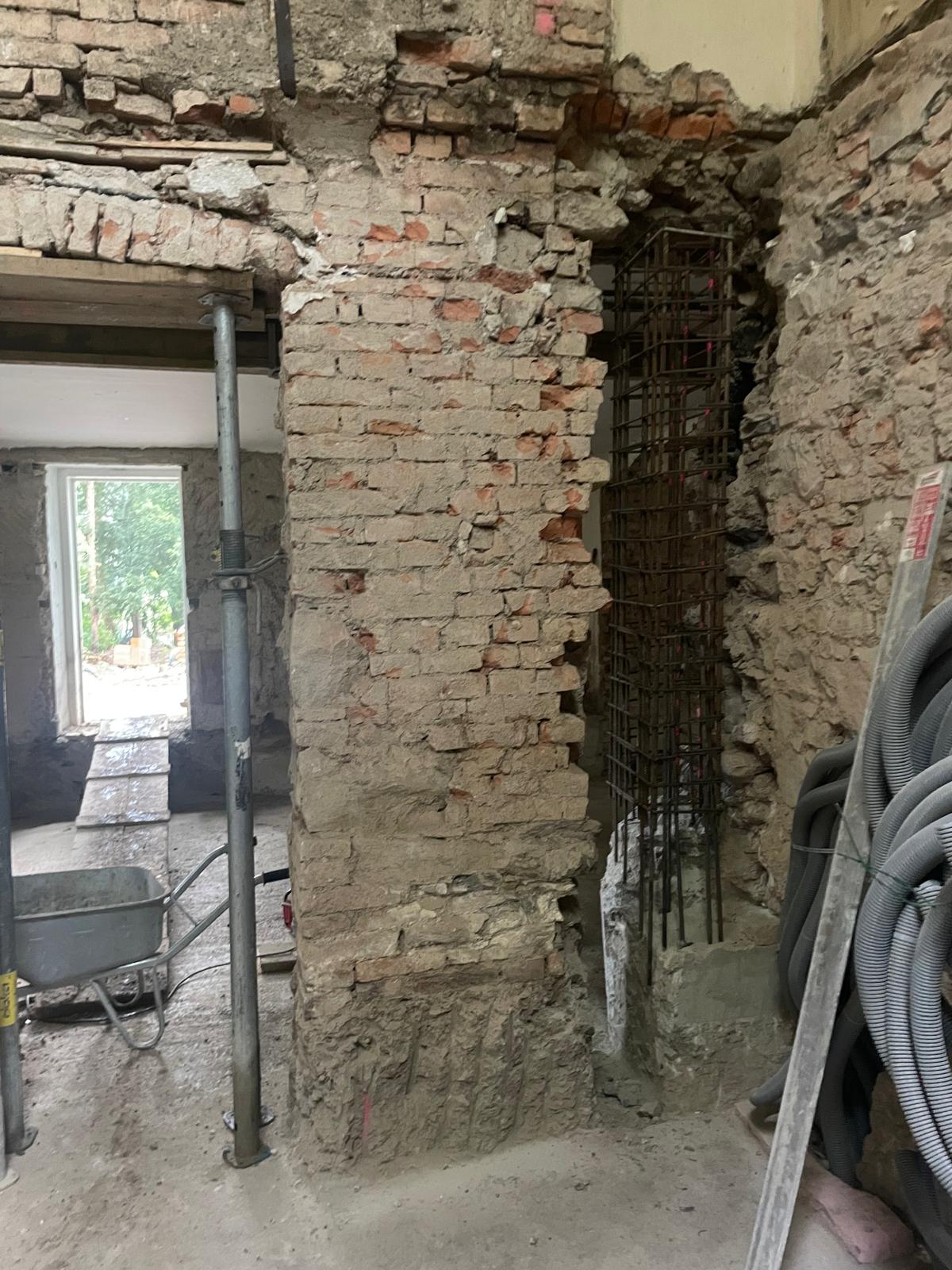 Entkernung Wohnung u. Haus Vikantebau 2